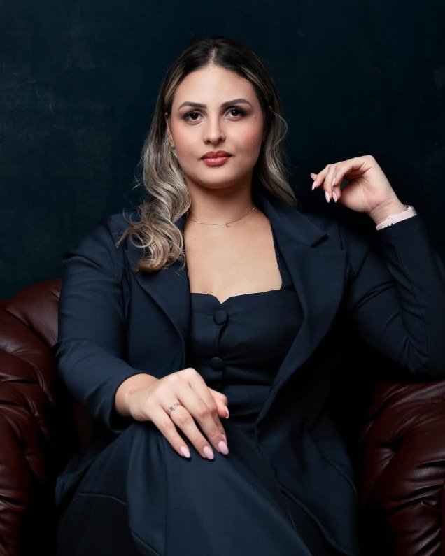 Lana Oliveira, advogada, em retrato